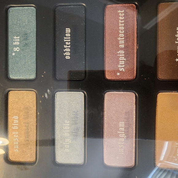 Kat Von D Spellbinding Eyeshadow Palette, Limited Edition, NWT! - Picture 9 of 10